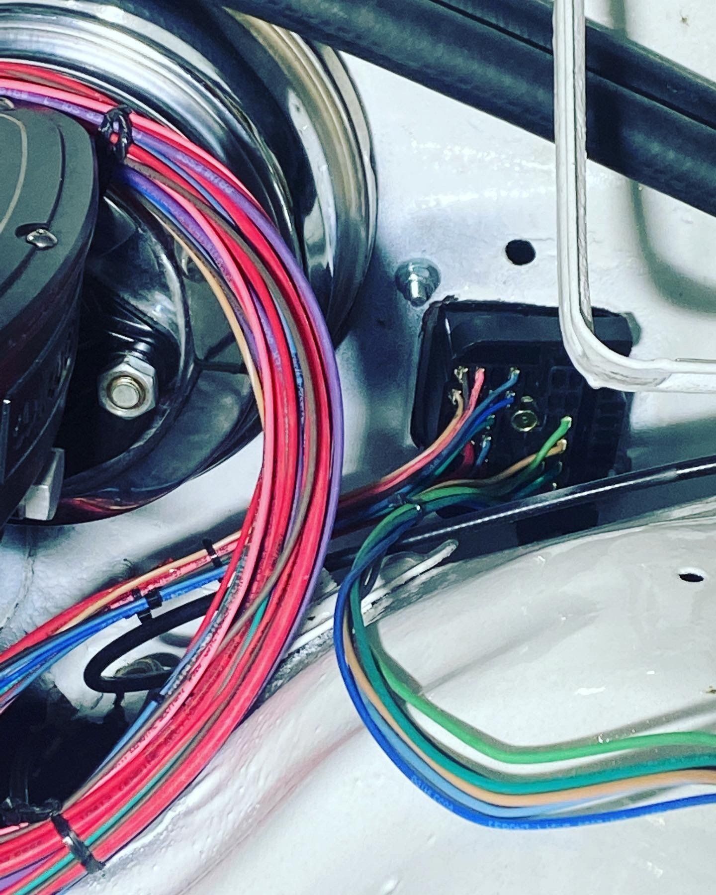 Red Wires - West Palm Beach, FL - Classic Wires Inc scheme