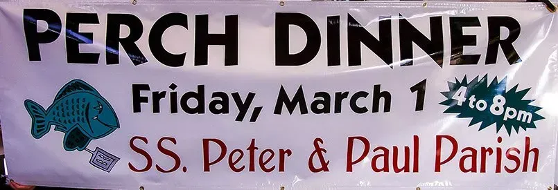 A sign that says perch dinner on it