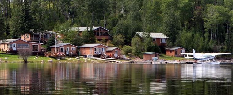 Fly-in fishing lodge, Oak Lake Lodge.