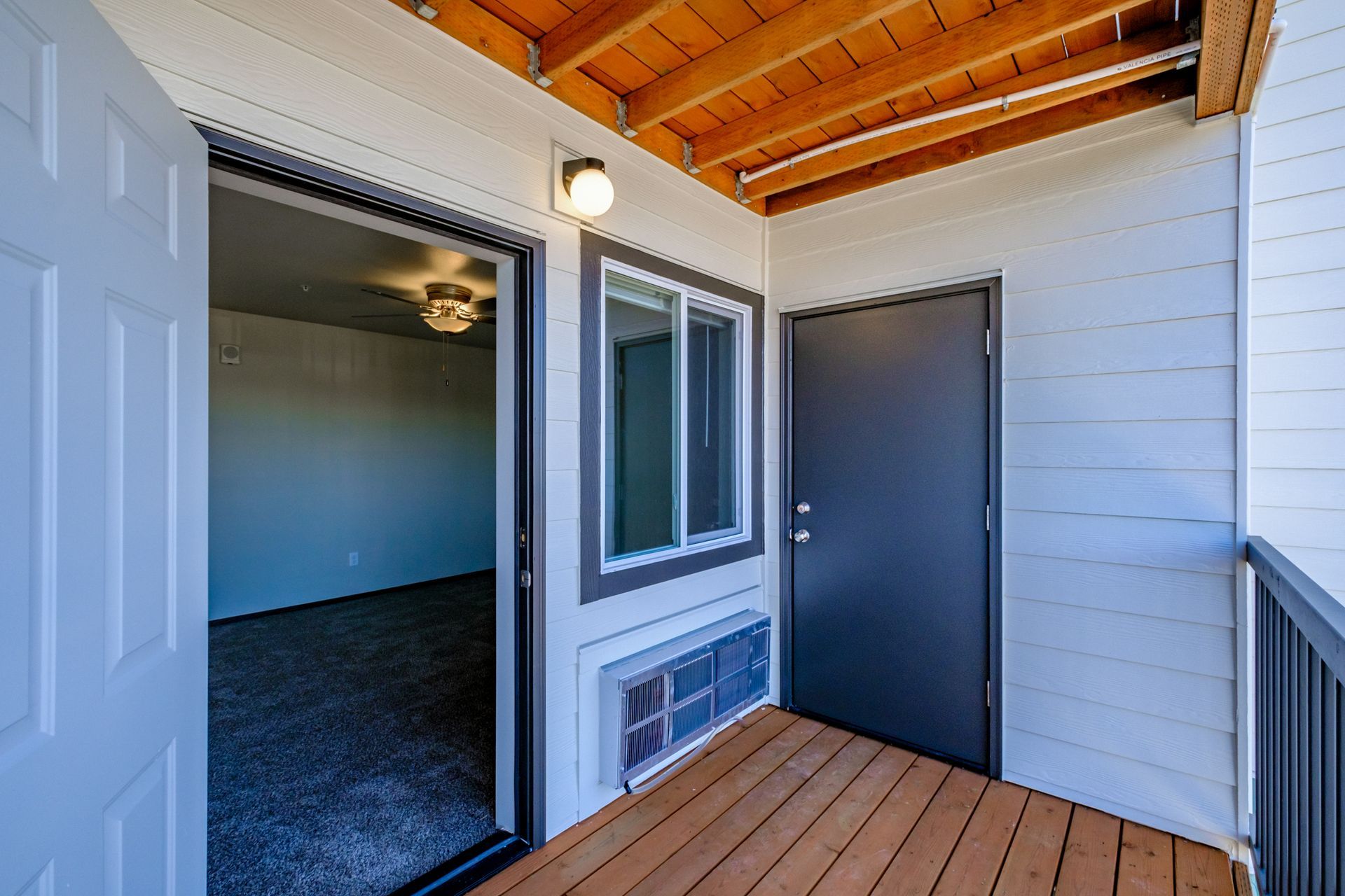 Birch Place Apartments in Salem Oregon, near Chemeketa Community College – balcony.