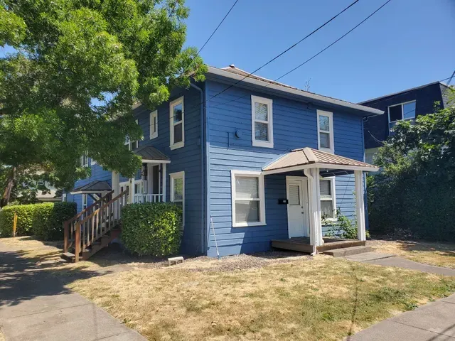 703 SW 15th St Apartments in Corvallis Oregon, near Oregon State University – exterior.