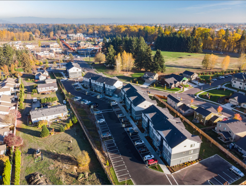 Hickory Hollow Apartments in North Albany OR – apartment community aerial view. 