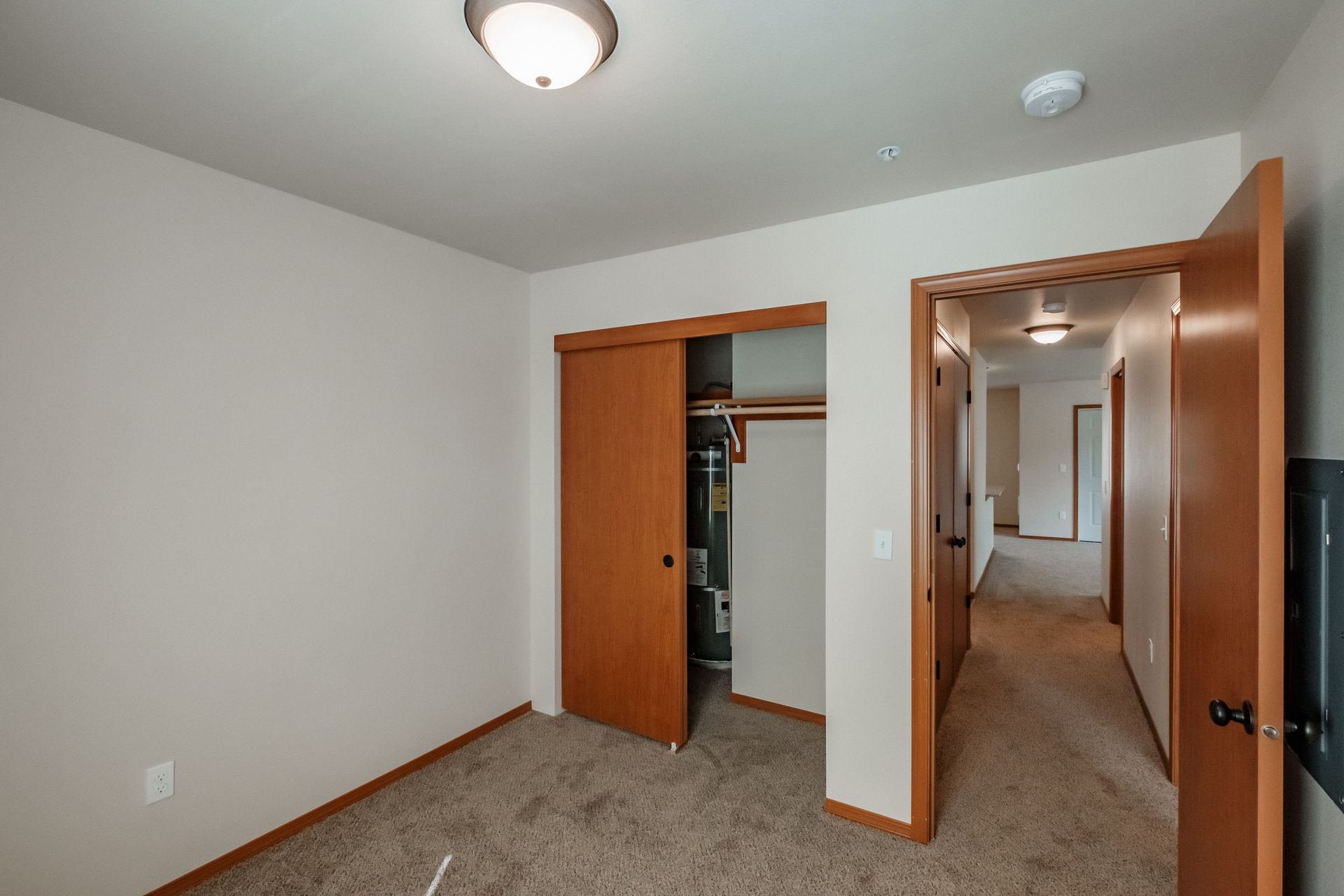 Oak Springs Apartments in Philomath Oregon, Near Oregon state University, two-bedroom two-bathroom – bedroom 2. 