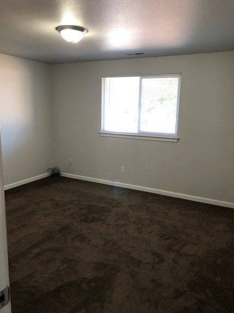 Prairie Place Duplexes in SE Albany OR, two-bedroom, one-bath – bedroom window_1