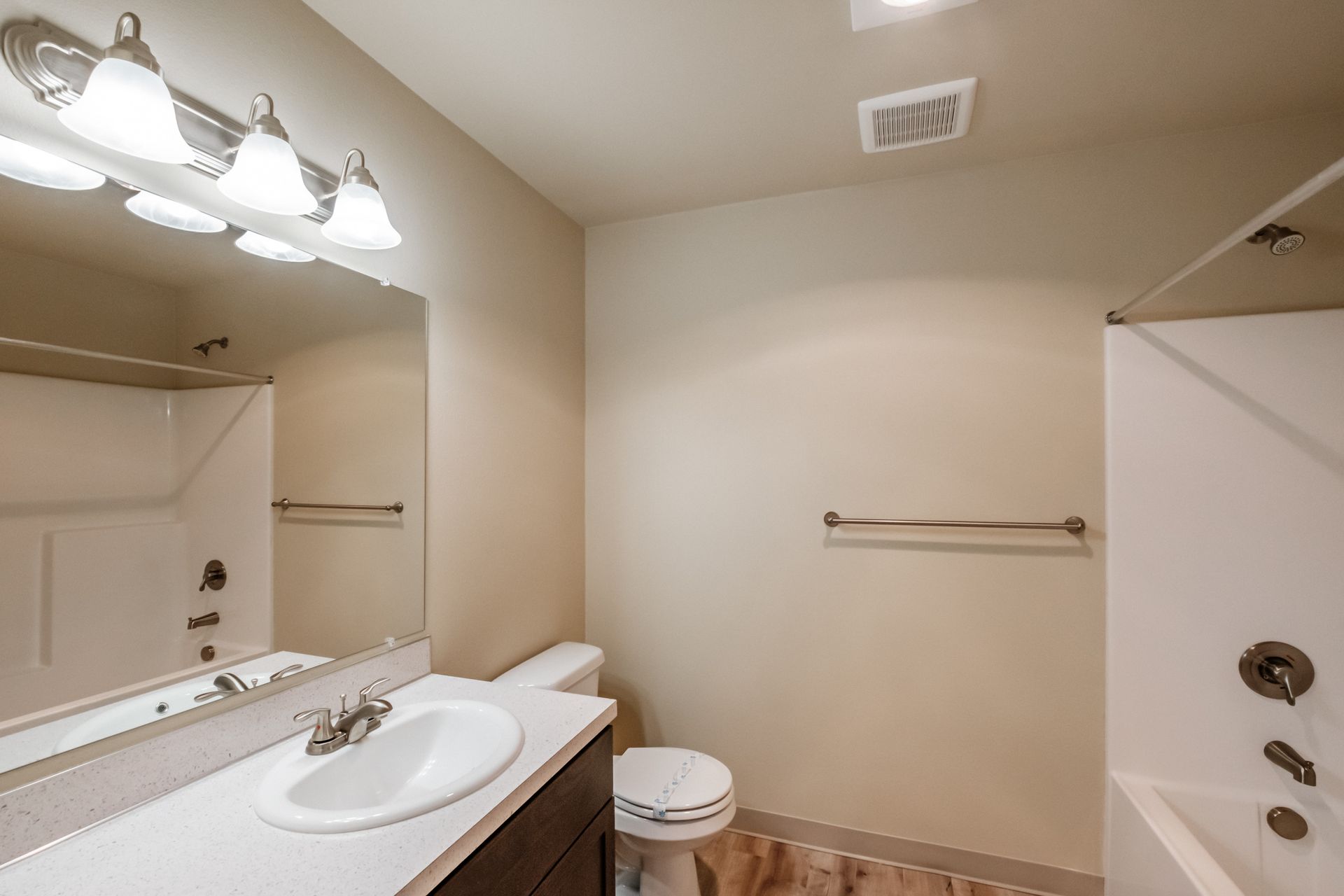 Santiam Gateway Apartments in Sweet Home Oregon, two-bedroom two-bathroom – bathroom -2.