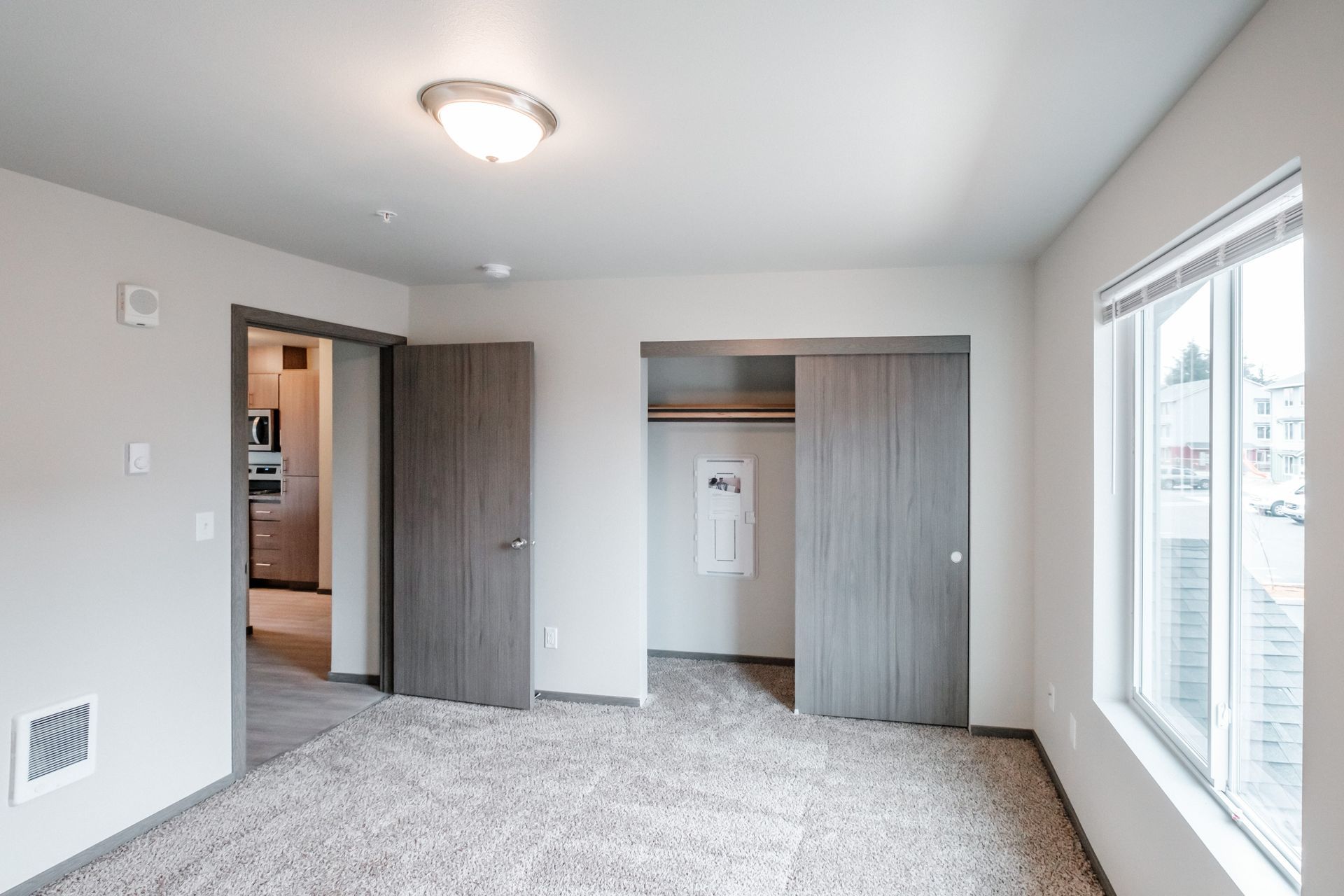Cherry Glen Apartments in Salem Oregon – one bedroom one bathroom apartment home bedroom and closet - 2