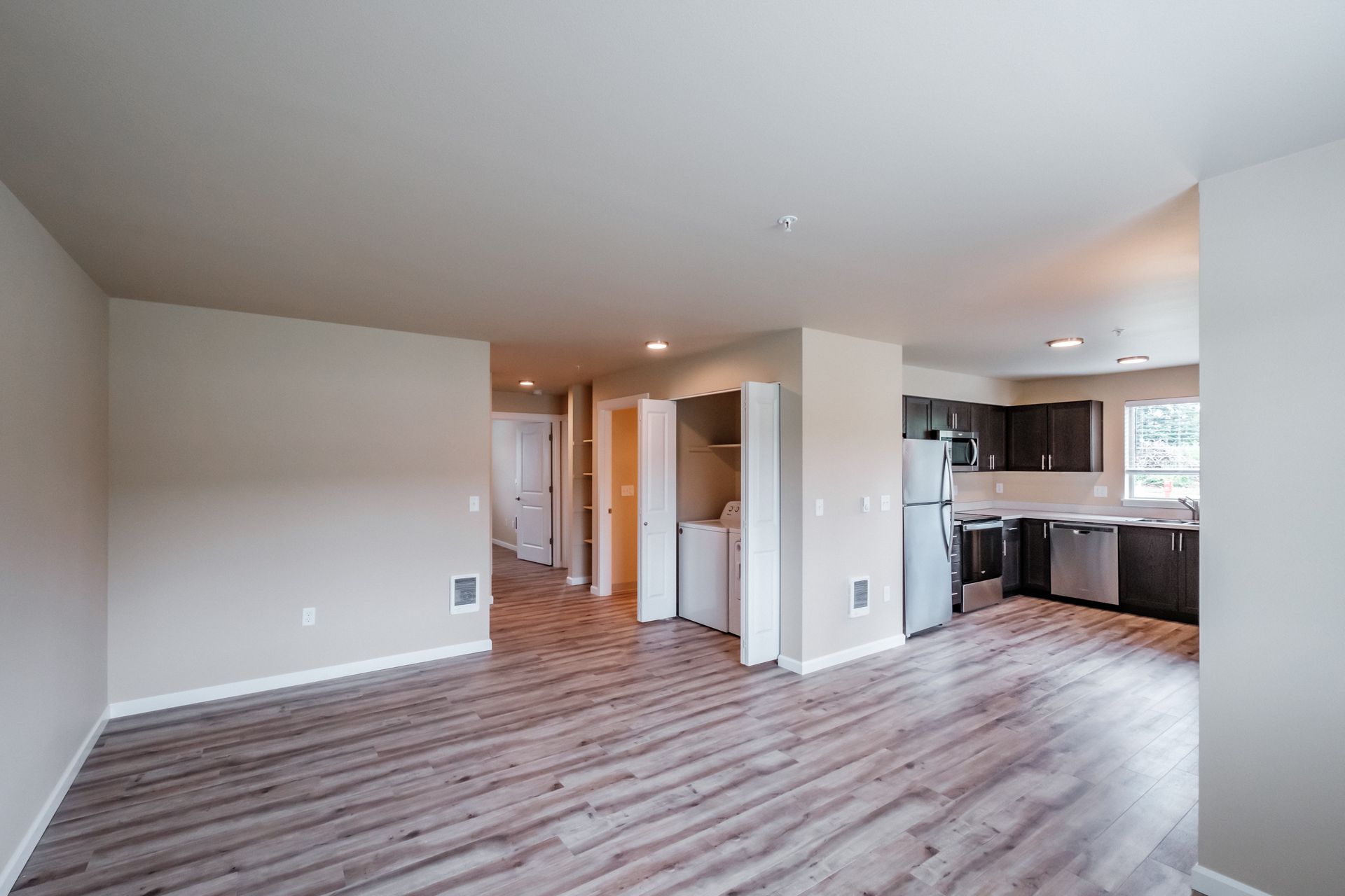 Santiam Gateway Apartments in Sweet Home Oregon, two-bedroom two-bathroom – living room.