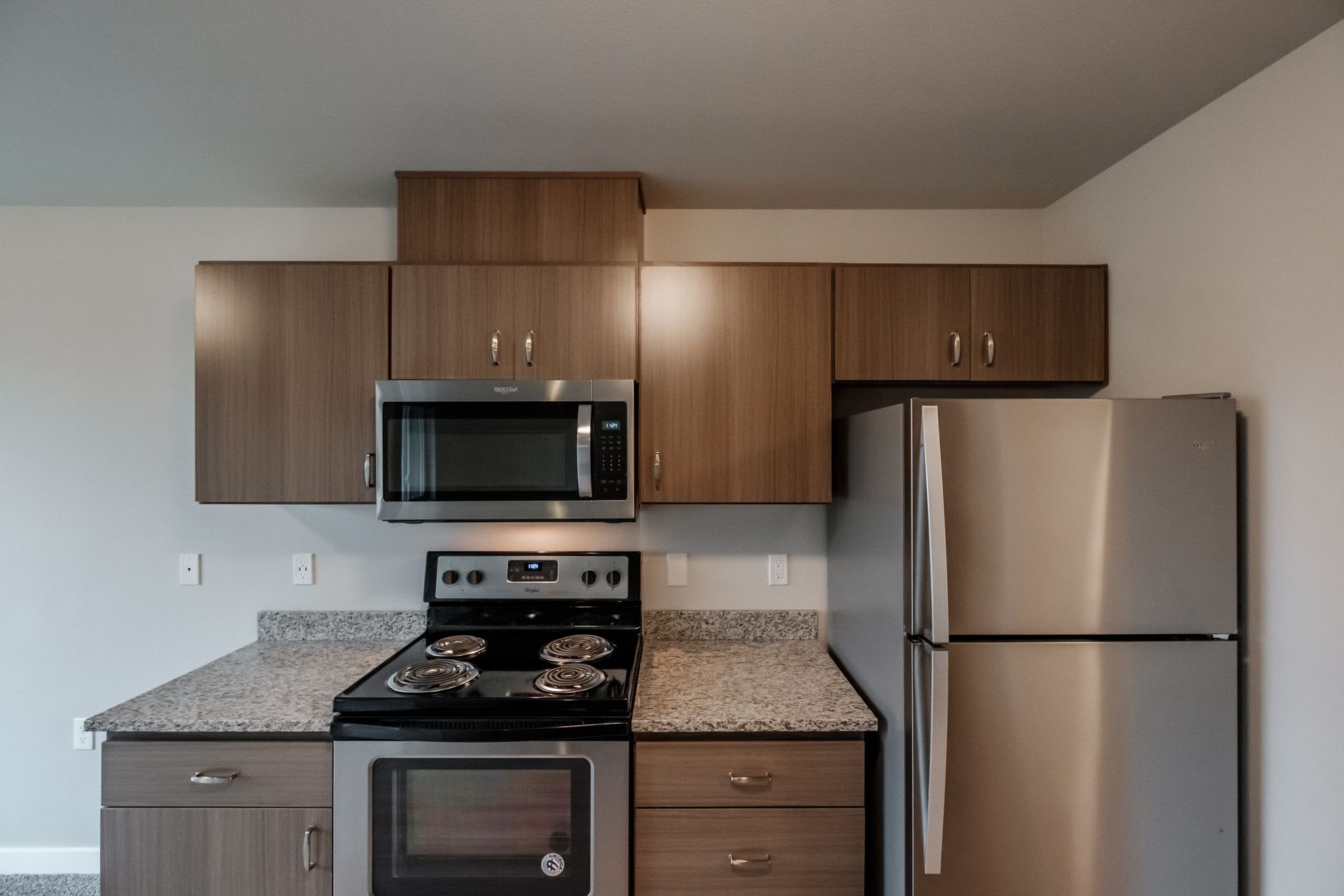 Evergreen Valley Apartments in McMinnville Oregon, near Linfield University, two-bedroom two-bathroom – stove microwave.