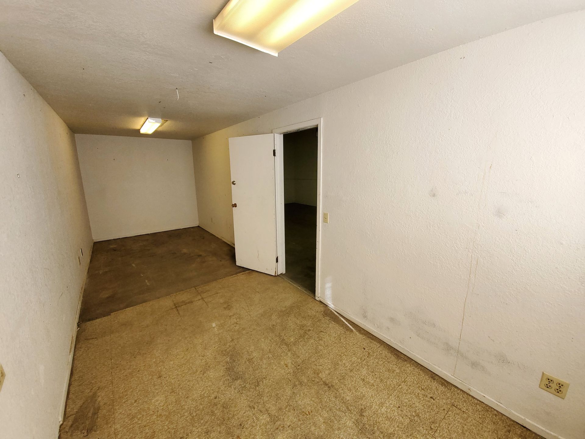 Three Lakes Storage in Albany Oregon – large interior space.