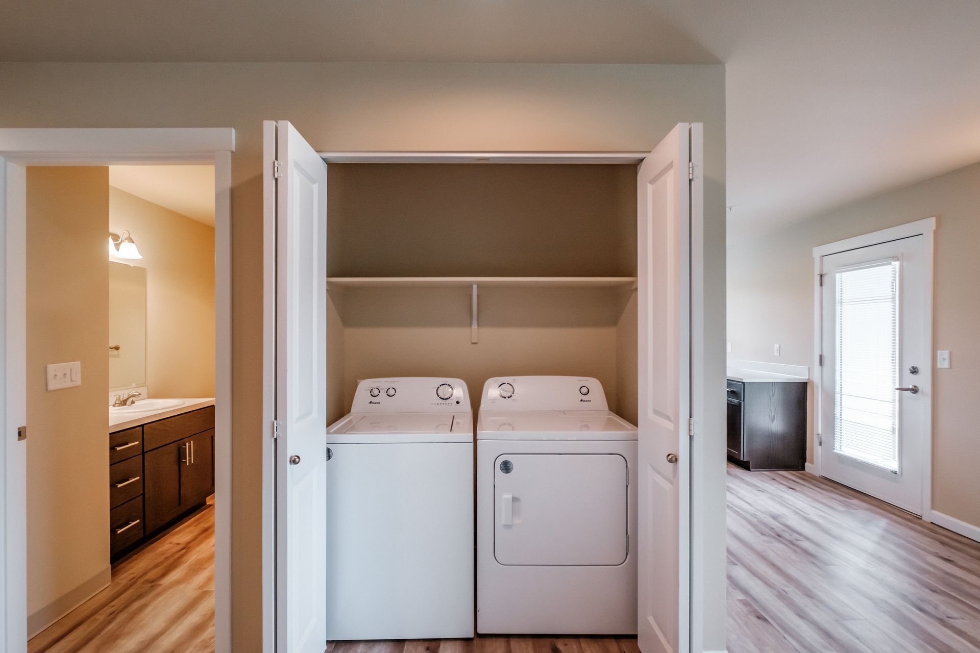 Santiam Gateway Apartments in Sweet Home Oregon, two-bedroom two-bathroom – washer and dryer.