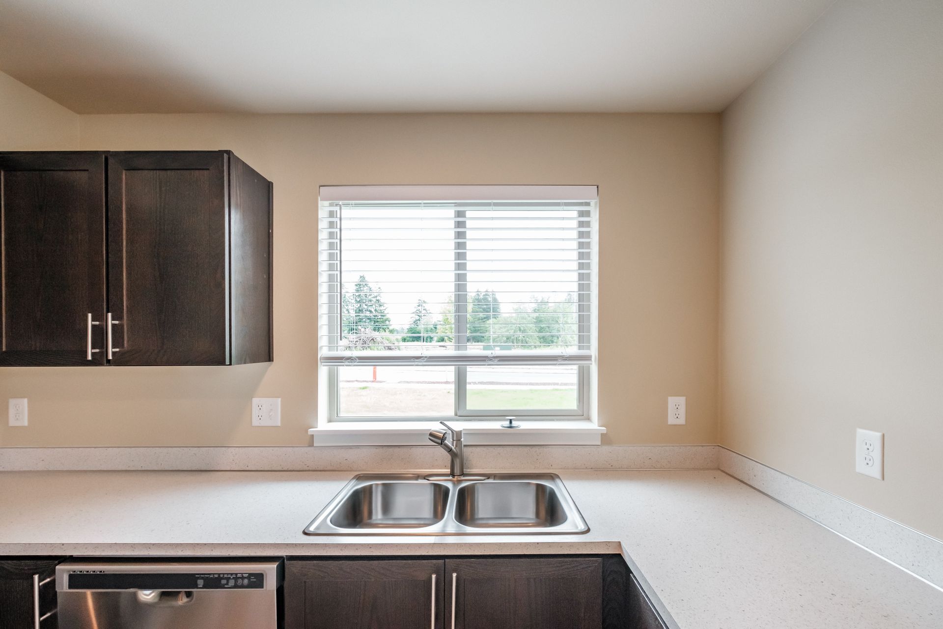 Santiam Gateway Apartments in Sweet Home Oregon, two-bedroom two-bathroom – kitchen sink.