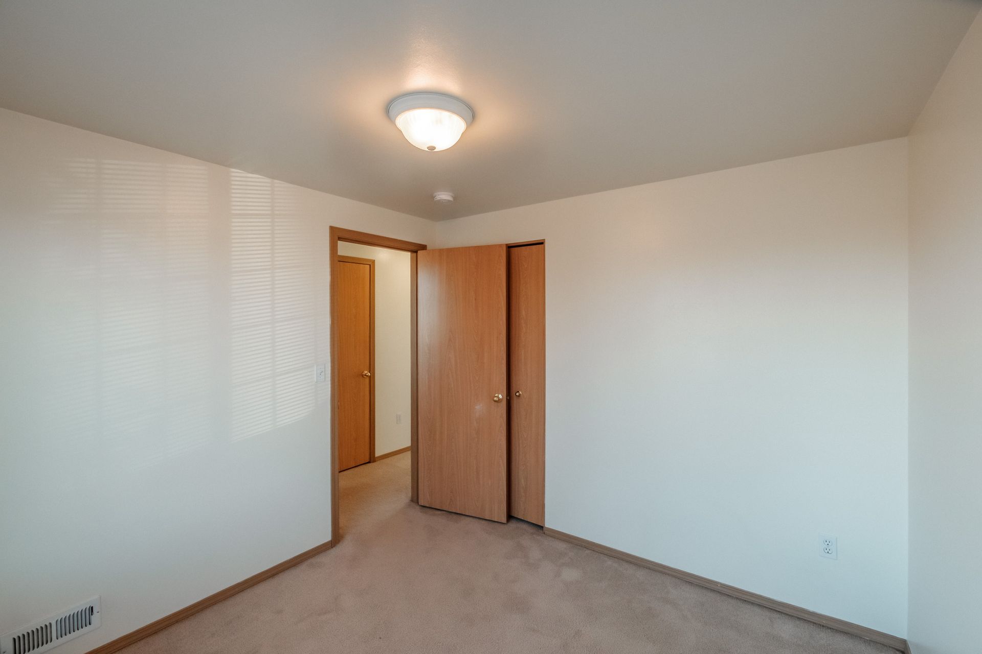 Mt. Vernon Town Homes in Albany Oregon, three-bedroom two and ½ bathroom – bedroom -3.
