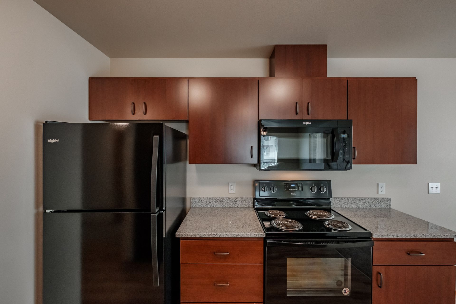 Oak Springs Apartments in Philomath Oregon, Near Oregon state University, two-bedroom two-bathroom – kitchen appliances. 