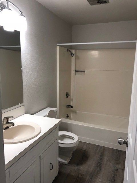 Prairie Place Duplexes in SE Albany OR, two-bedroom, one-bath – bathroom shower, sink and toilet.