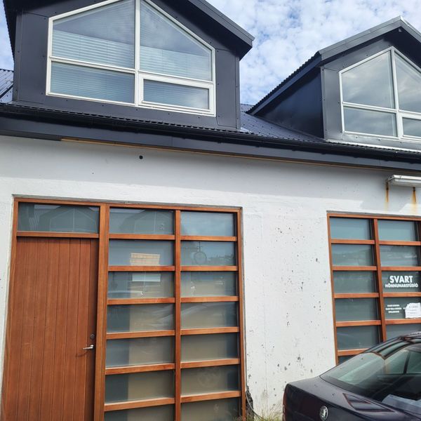 Fornubúðir 12