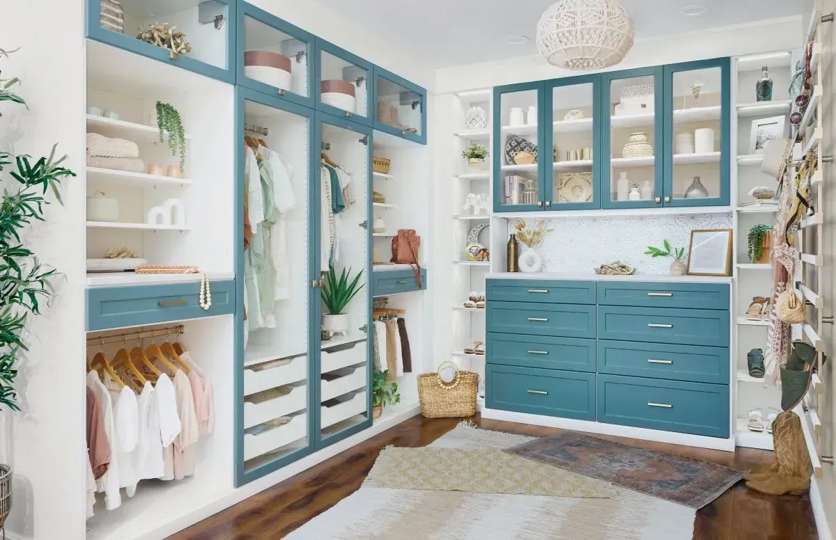 Custom Walk In Closets