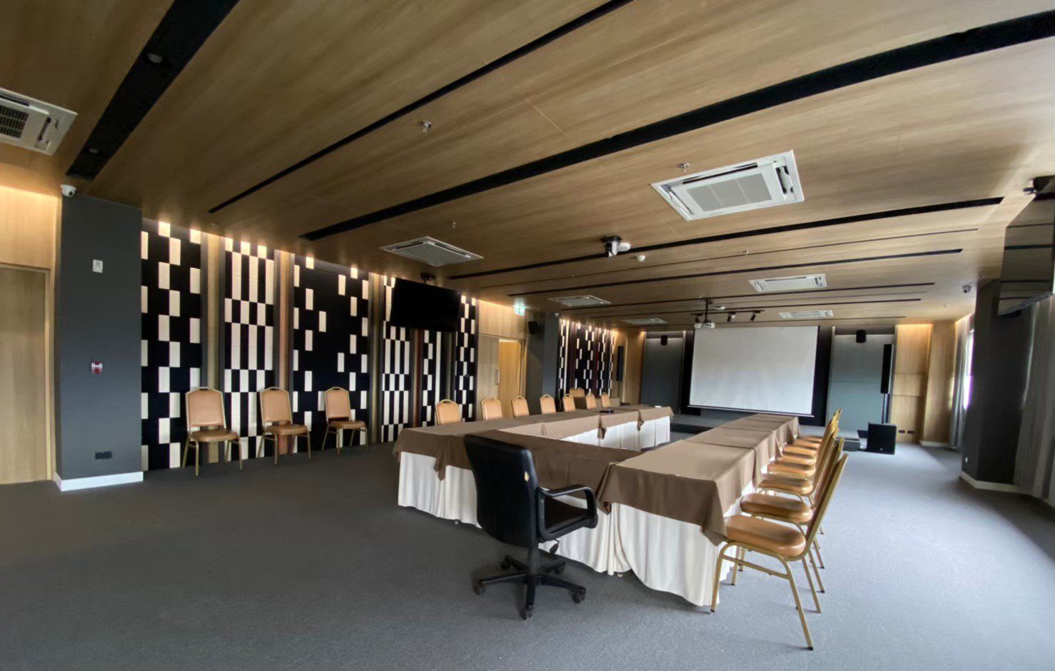 รับเหมาติดตั้ง ห้องเก็บเสียง โดย ZEN ACOUSTIC