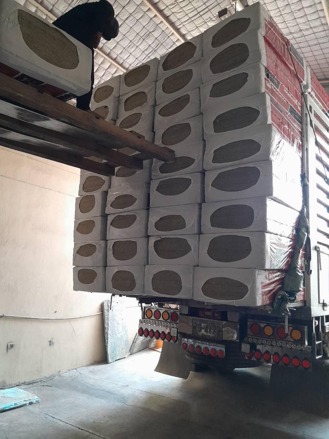 จำหน่ายฉนวนกันเสียง Rockwool