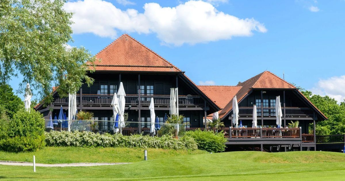 Restaurant Platzhirsch mit Terrasse direkt am Golfplatz Olching