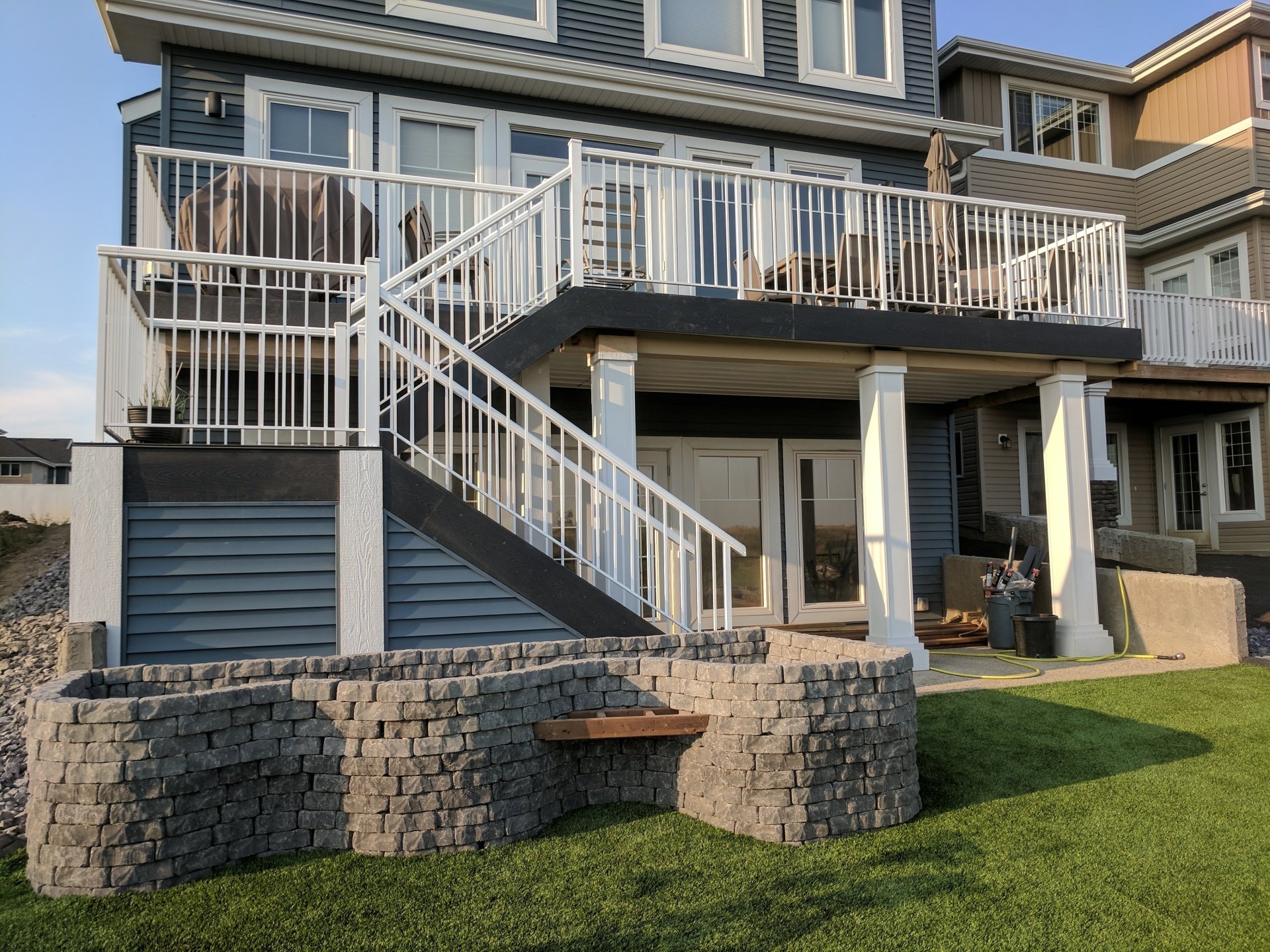 Glass Deck Railing Edmonton, AB Aluminum Railing