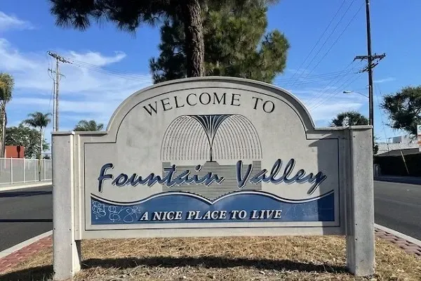 A sign that says welcome to fountain valley a nice place to live