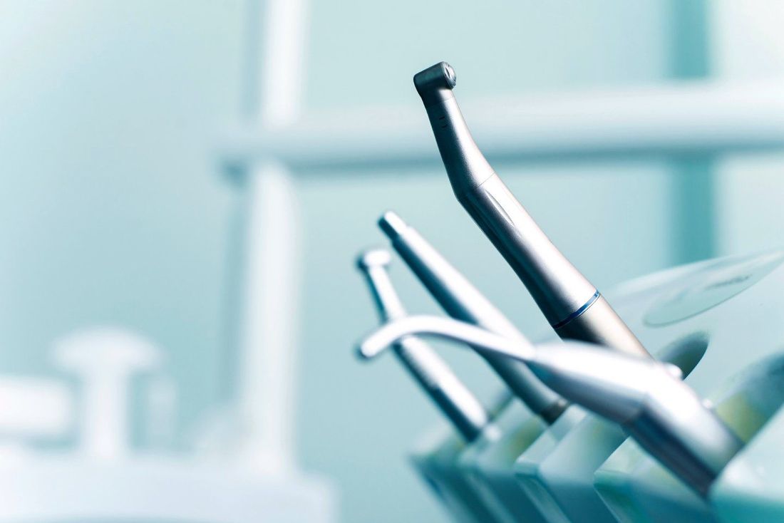attrezzi per la cura dentale