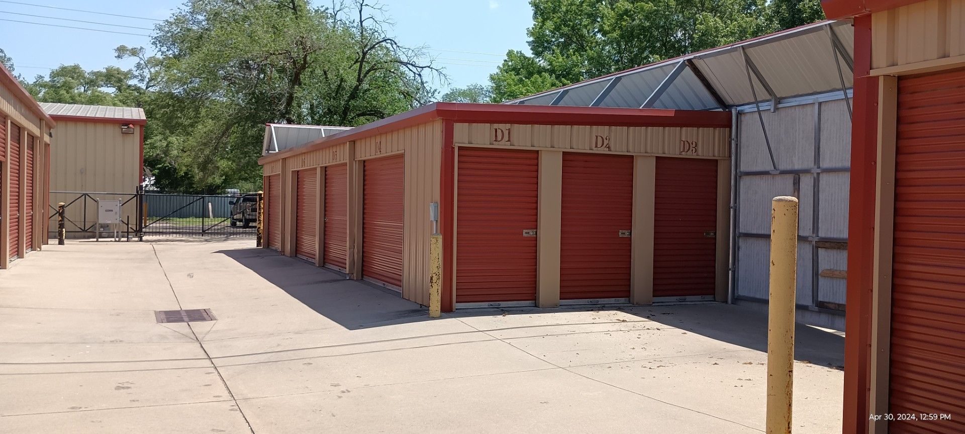 Drive-up storage units at Nomar Self Storage on Market Street in Wichita, KS — student storage near Wichita State University.