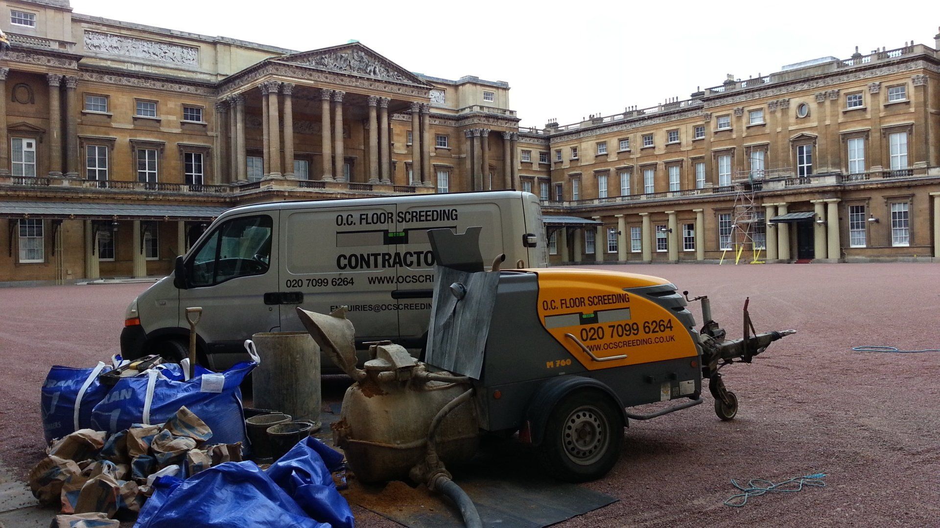 Screeding for a Palace