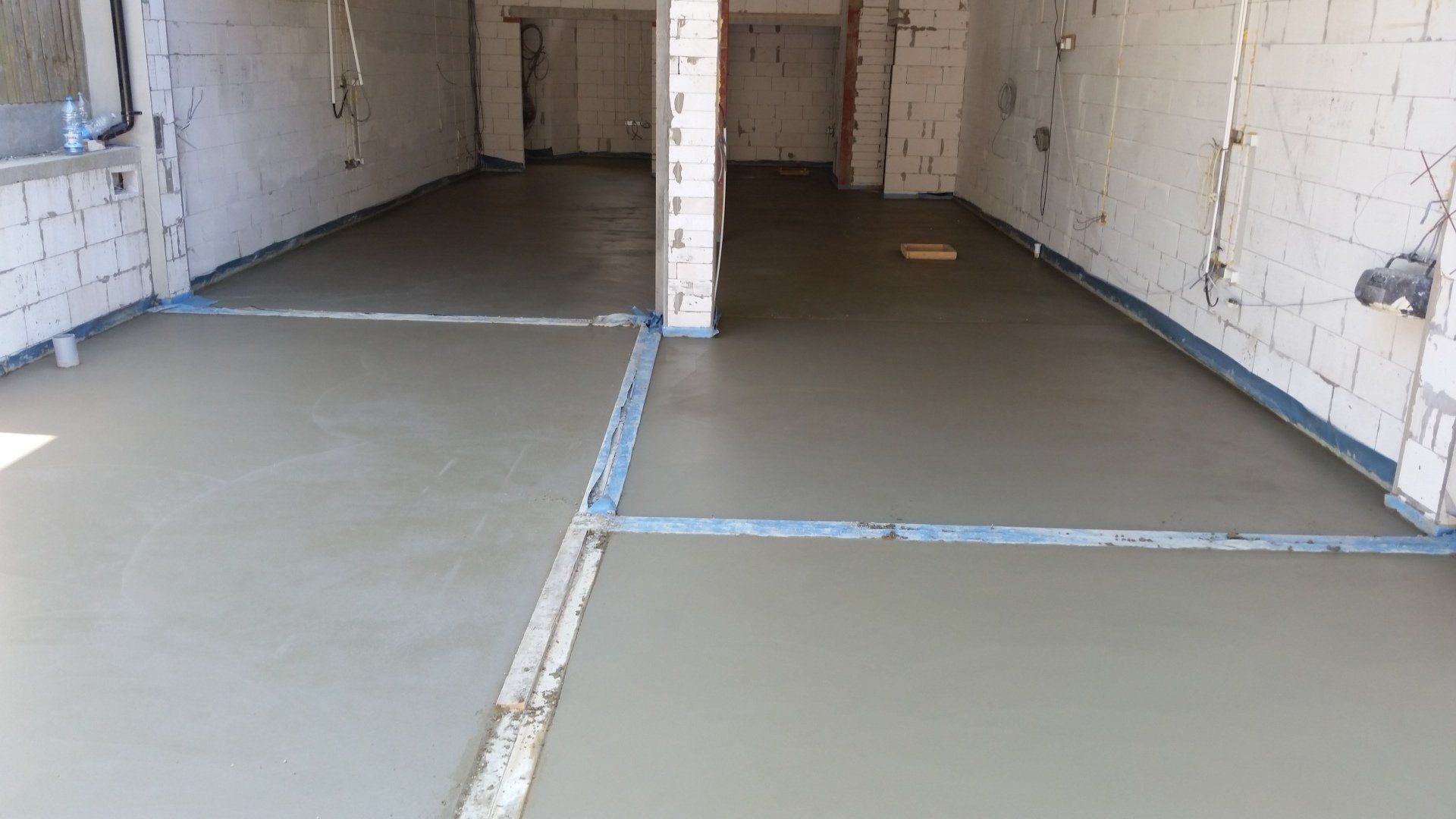 Screed to Multiple Rooms