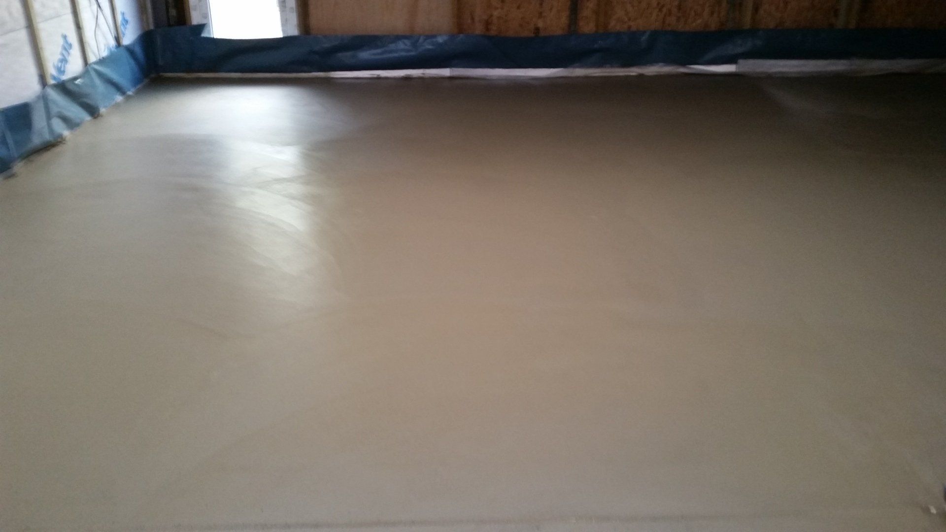Smooth and Level Screed