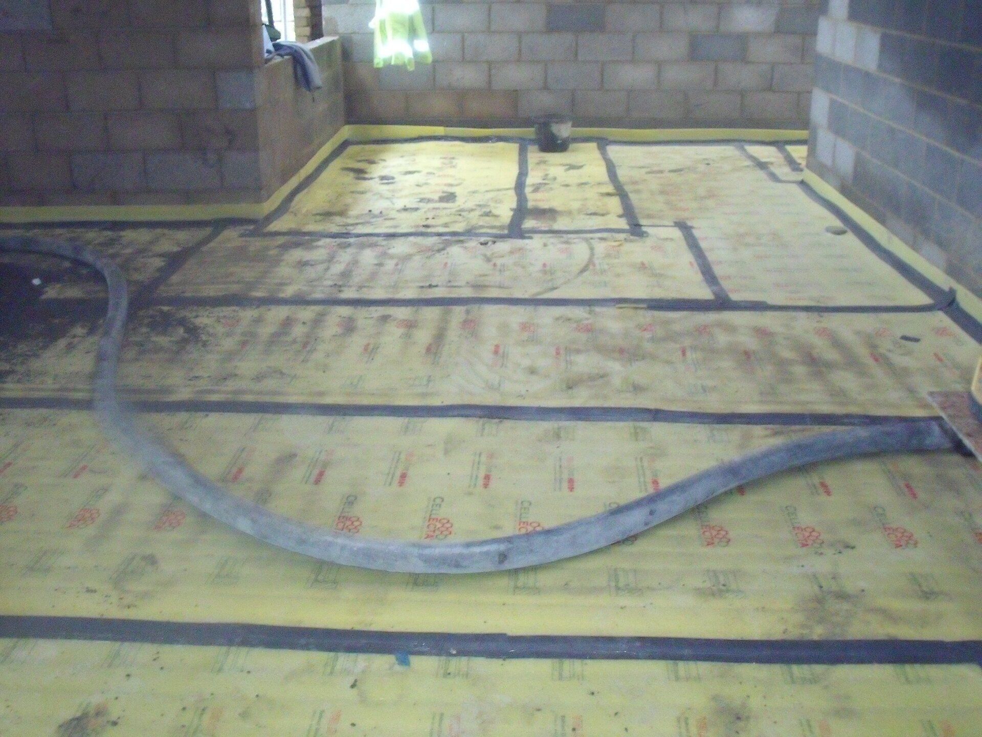 Floor Barrier for Screeding