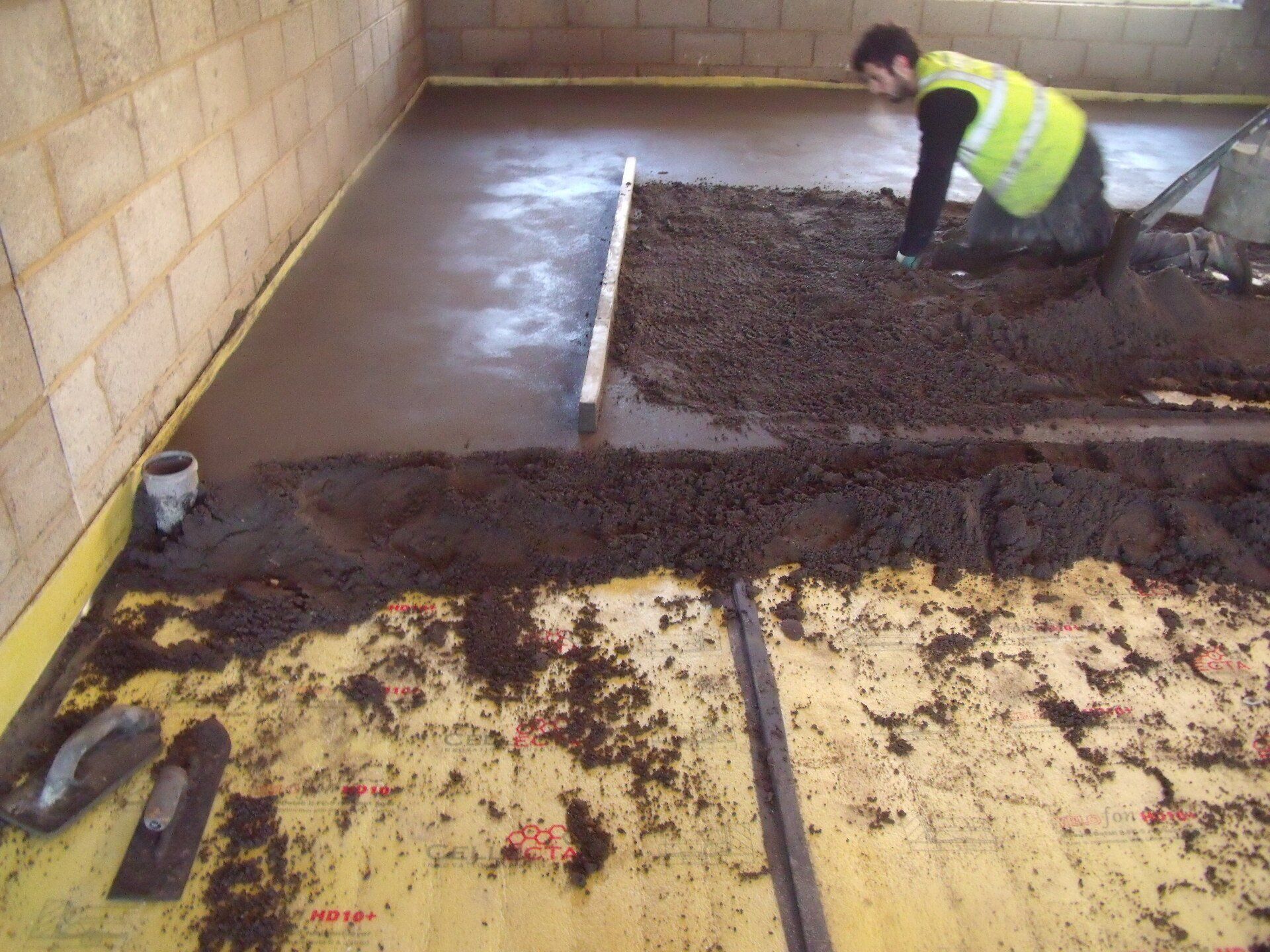 Screeder Laying Screed