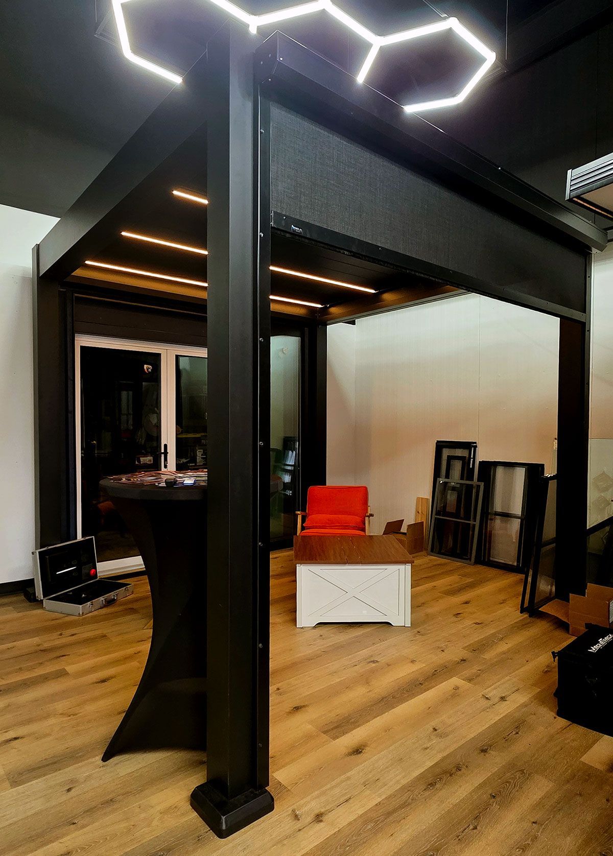 Showroom Pergola