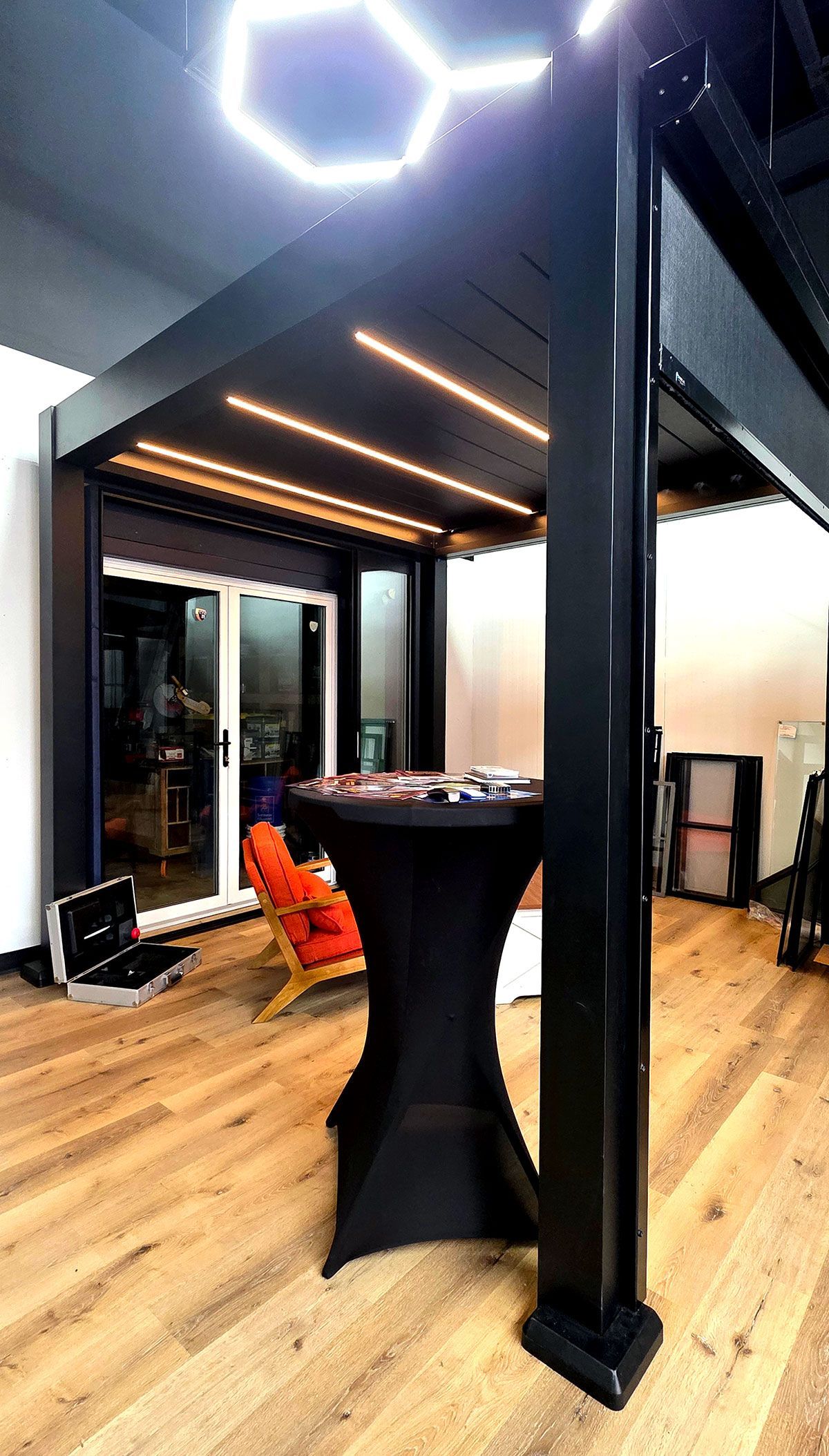 Showroom Pergola