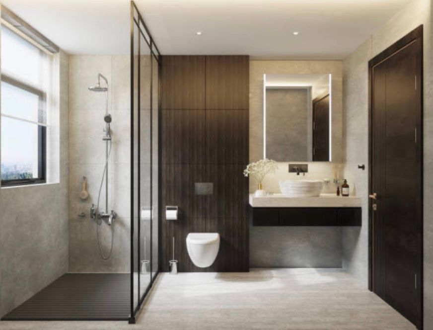 Moderne badkamer met glazen douchecabine, donkerhouten wastafelmeubel, spiegel en wandtoilet.