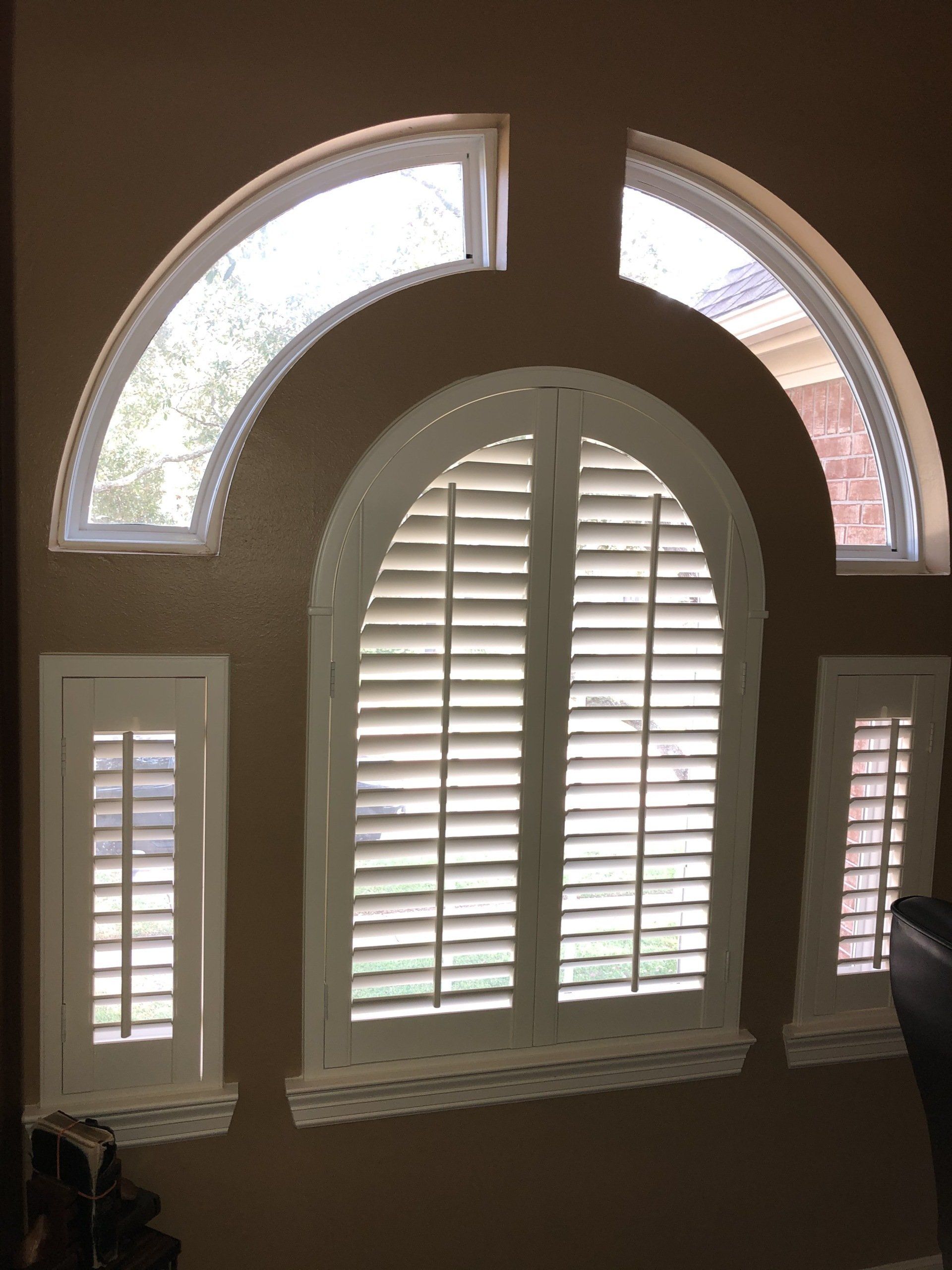 Tilt Rod Arch Shutter