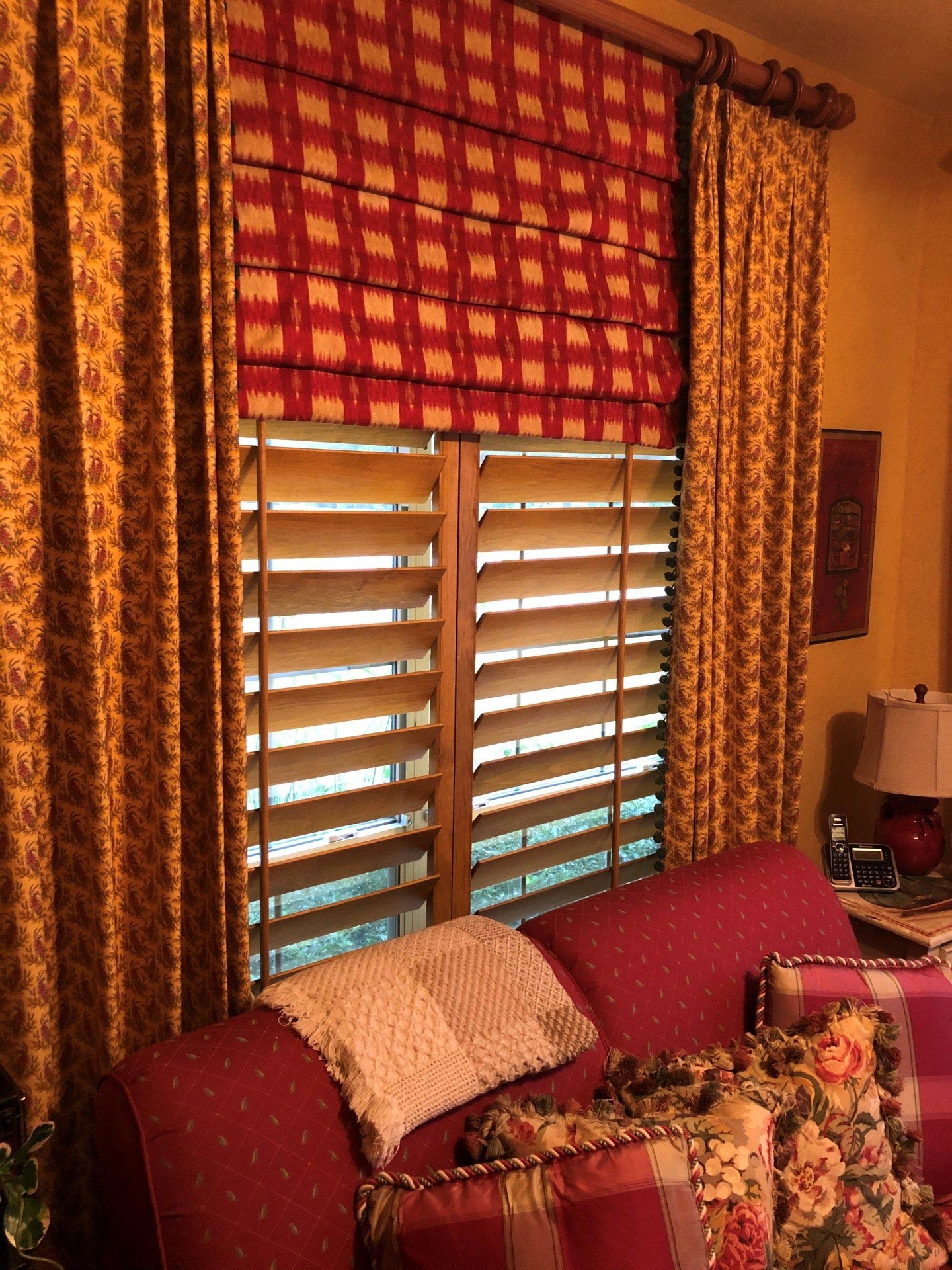 Stained Tilt Rod Shutter