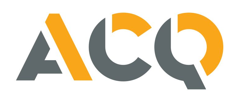 Logo avec les lettres ACQ dans une police géométrique stylisée, avec des blocs de couleur orange et gris.