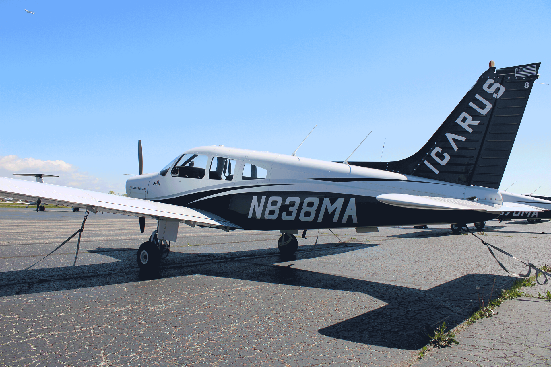 Safe modern training airplane for pilot students earning FAA certifications in New York. N838MA