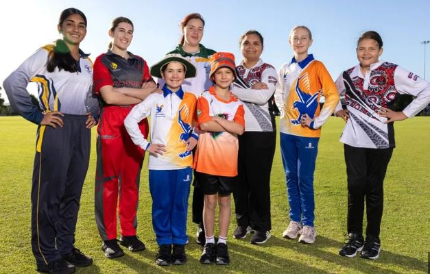Group of Girls from Ascot Junior Girls Cricket teams
