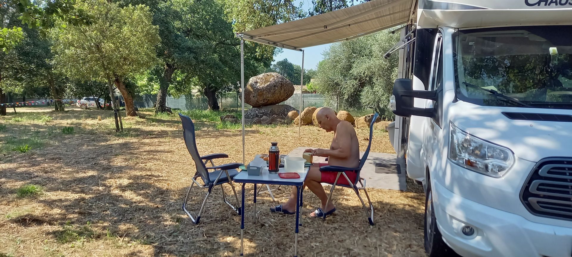 Campeggio-camping-campsite-Nuraghe-Ruiu-Sardegna-Sardinia