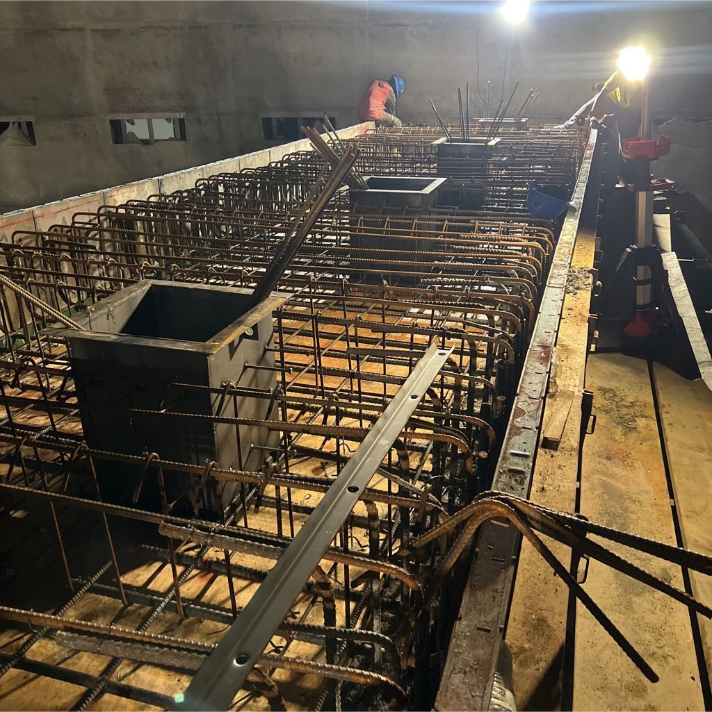 bin floor and tunnel