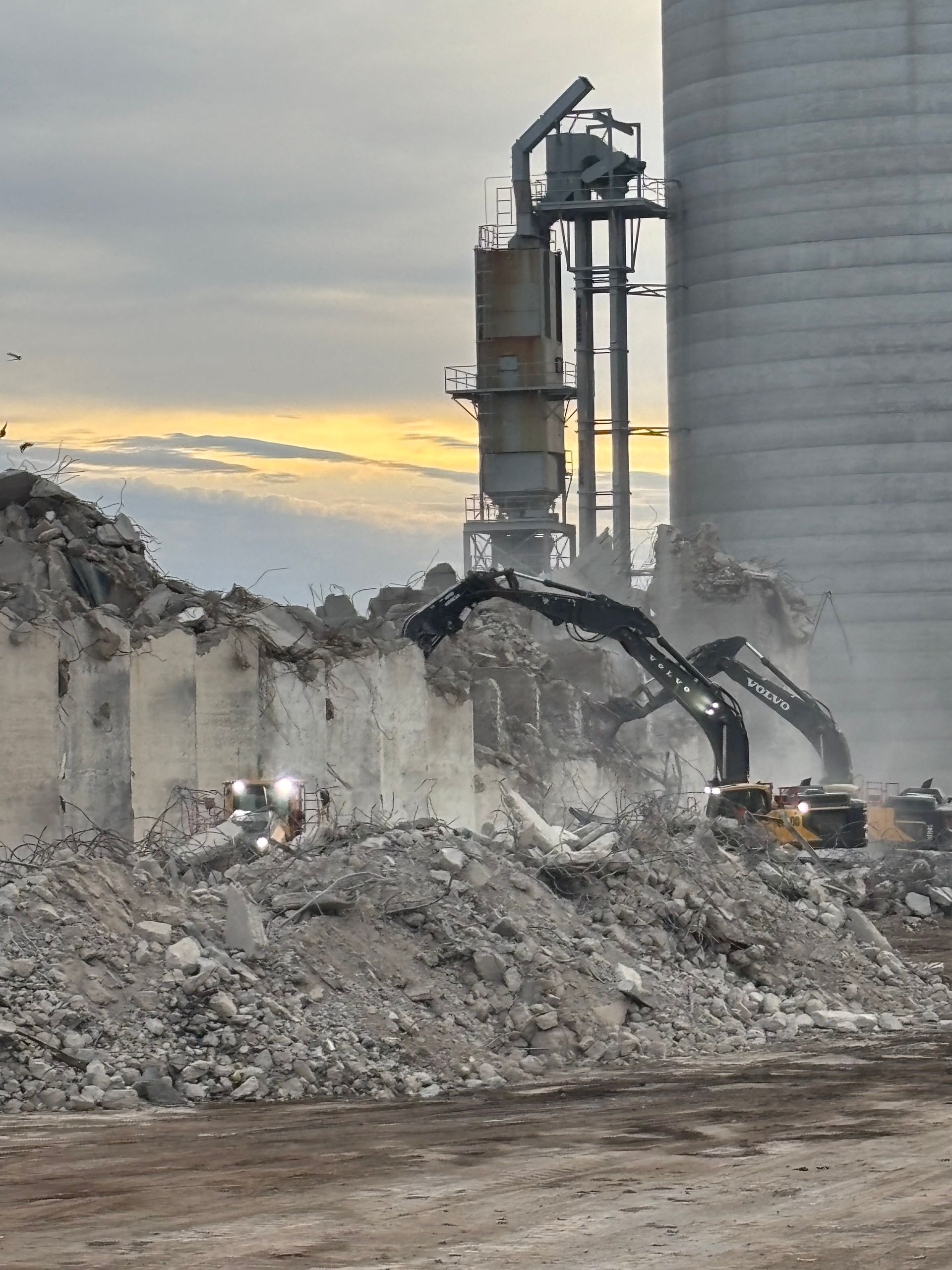 Excavator Crushed Concrete Grain Elevator Demolition
