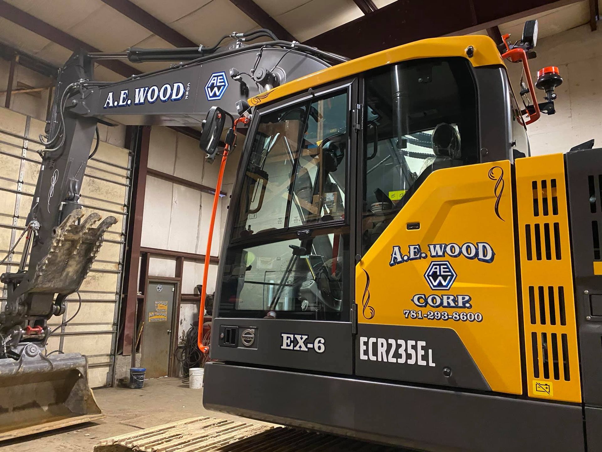 CBSign by Chris Berry: Equipment Lettering