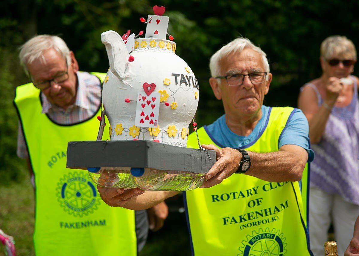 1 giant teapot