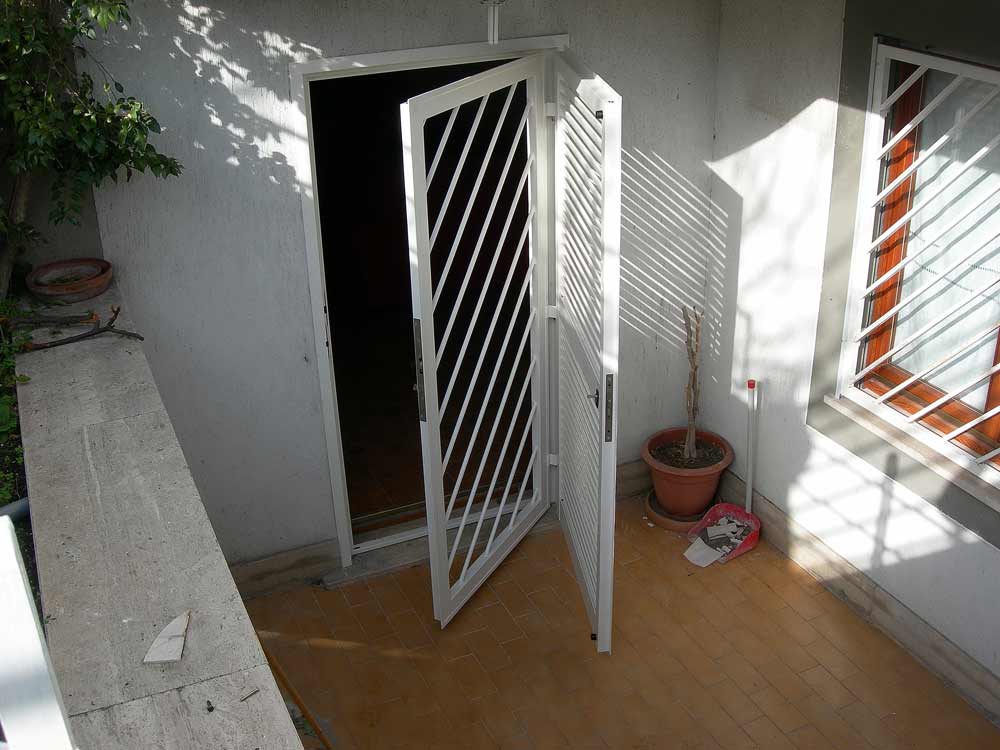 Grate di sicurezza a Roma Eur