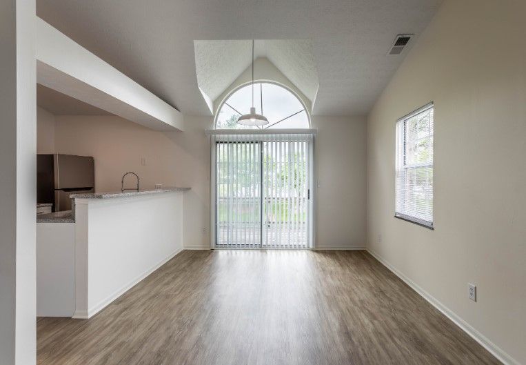 Home Stratford Commons Apartments Delaware, OH