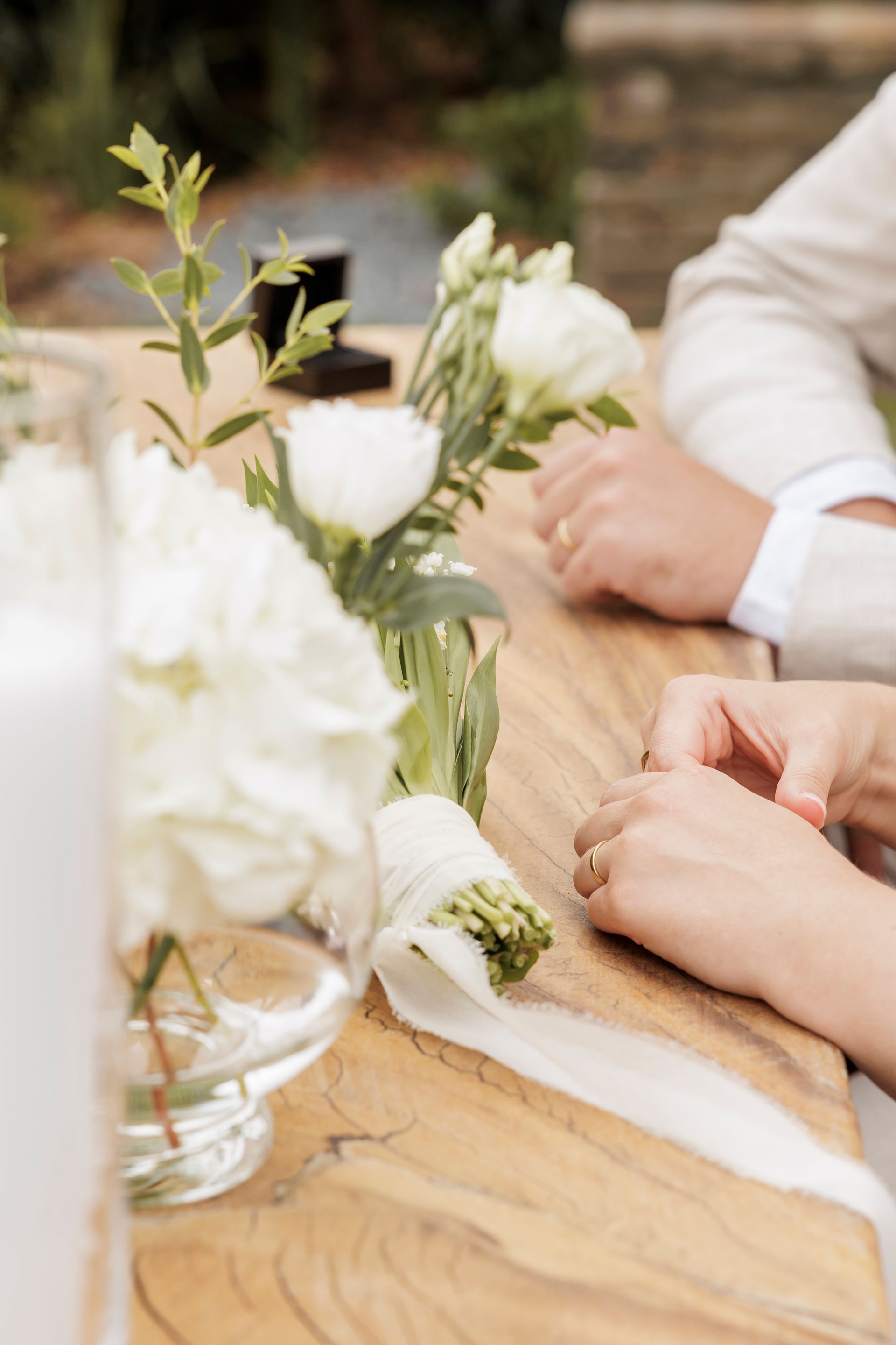 Intimate wedding details and bespoke floral design for an elegant Portuguese elopement.