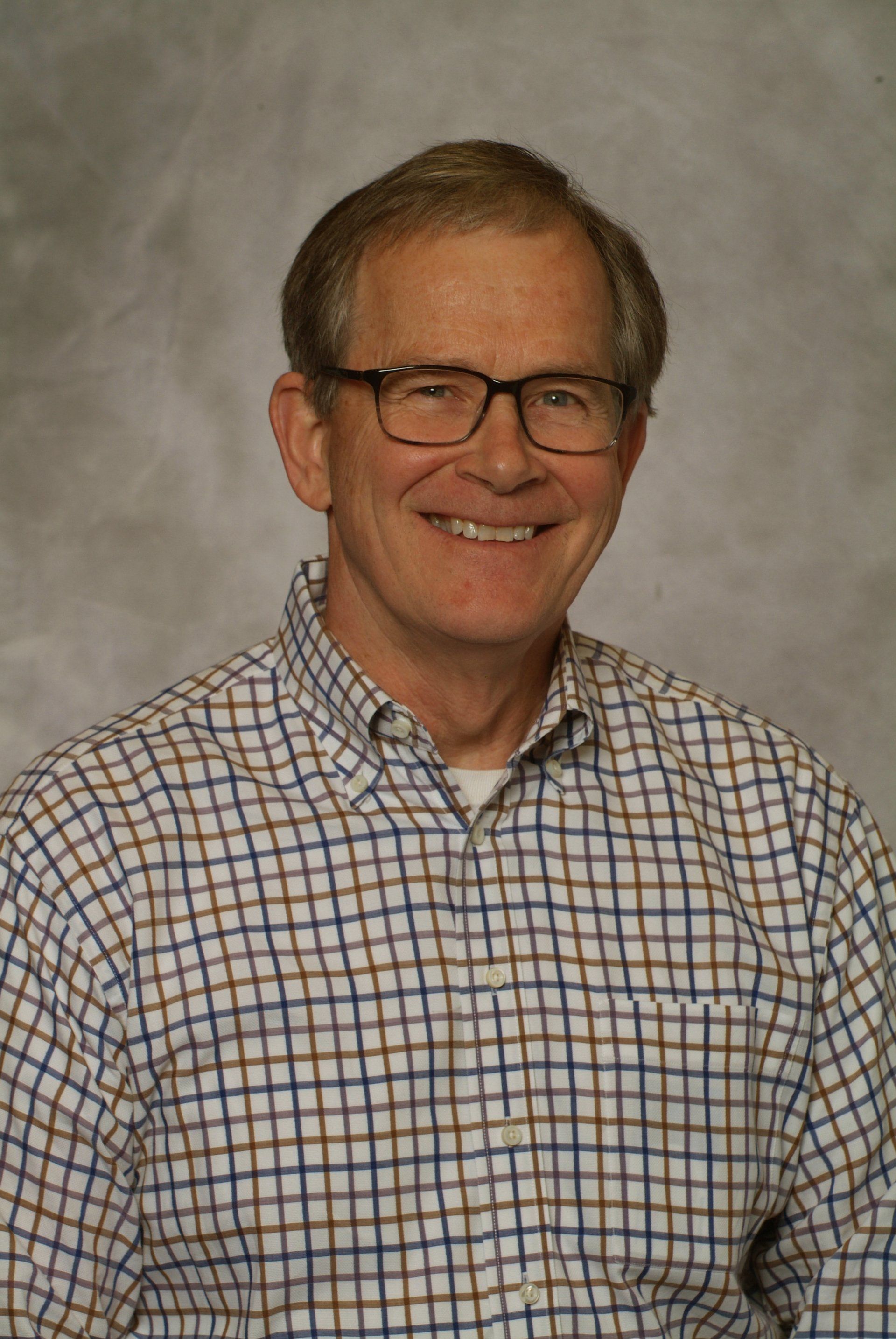 Satisfied Patient in the Dentist's Office — Minnetonka, MN — Cendar Hill Dental Center Satisfied Patient in the Dentist's Office — Minnetonka, MN — Cendar Hill Dental Center