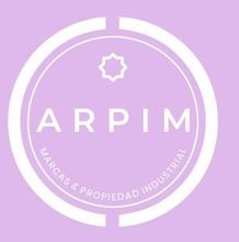 Logotipo morado de ARPIM con emblema circular y texto “Marcas & Propiedad Industrial”